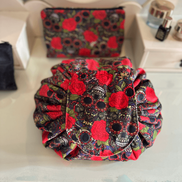 Handmade "Skulls & roses" folding make up bag
