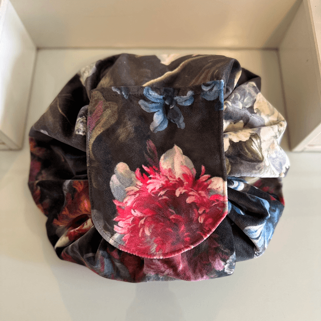 Handmade "Sweet romance" folding make up bag