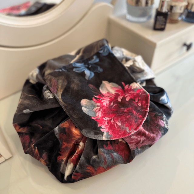 Handmade &quot;Sweet romance&quot; folding make up bag