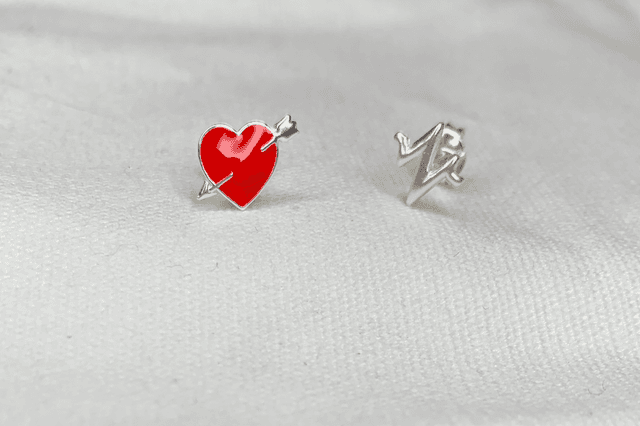 Heart beat enamel earrings