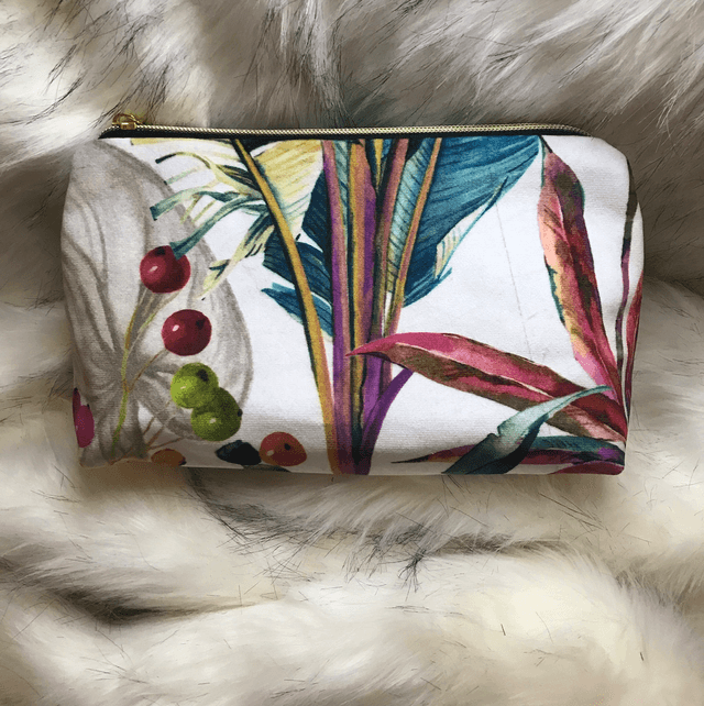 Handmade &quot;White exotic flowers&quot; large bag